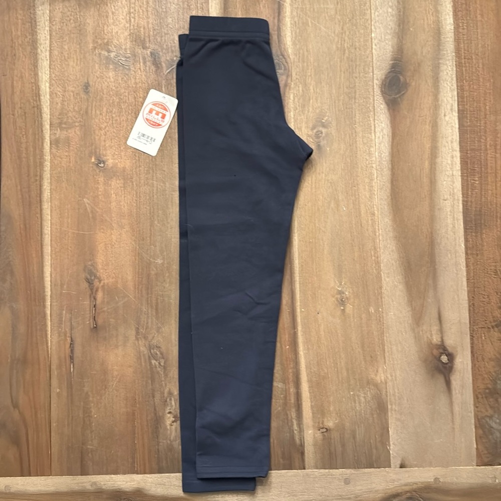 Mills uniform company classic leggings size small NWT smoke free home